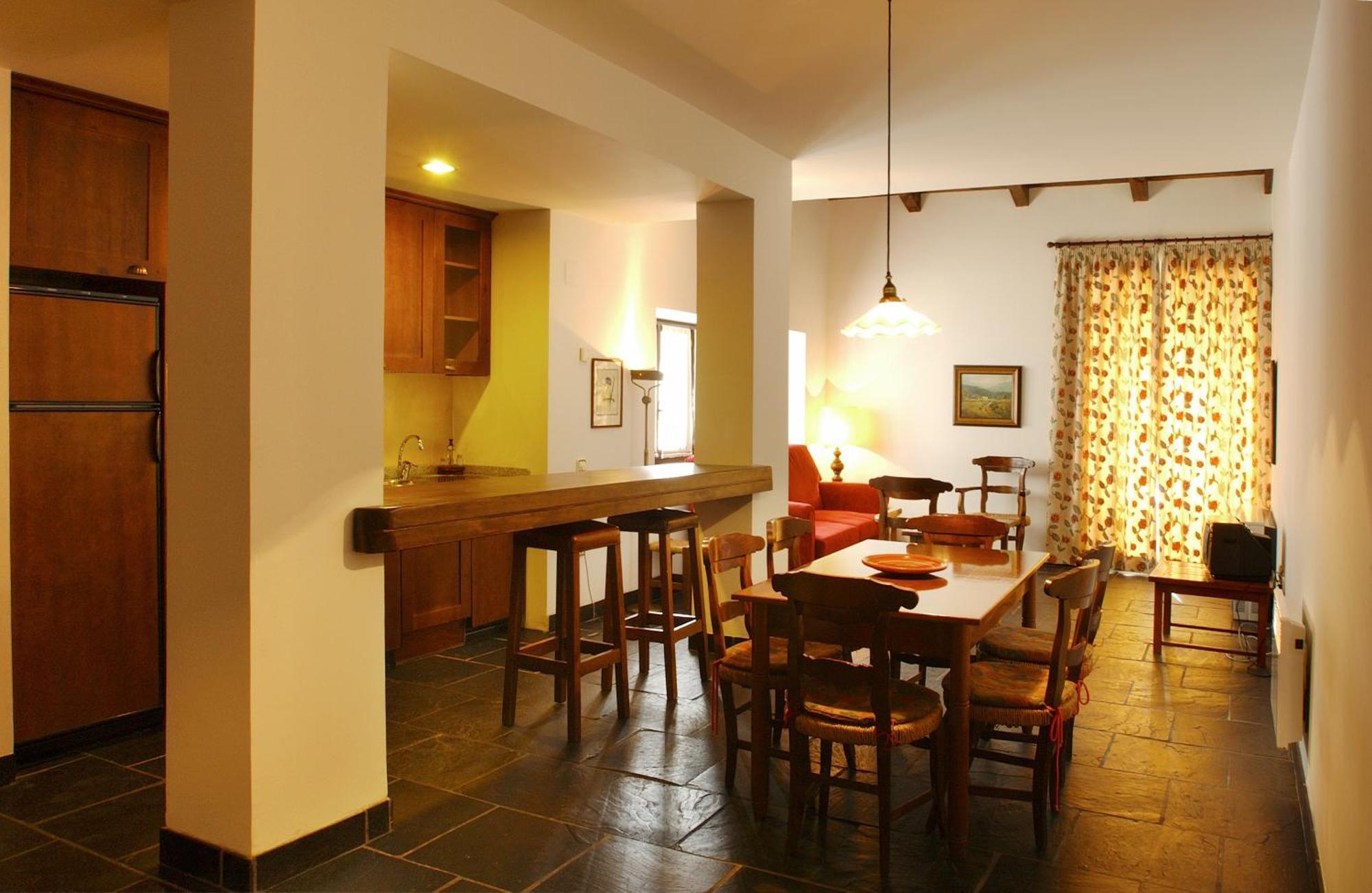 Apartamentos Linsoles Eriste Luaran gambar