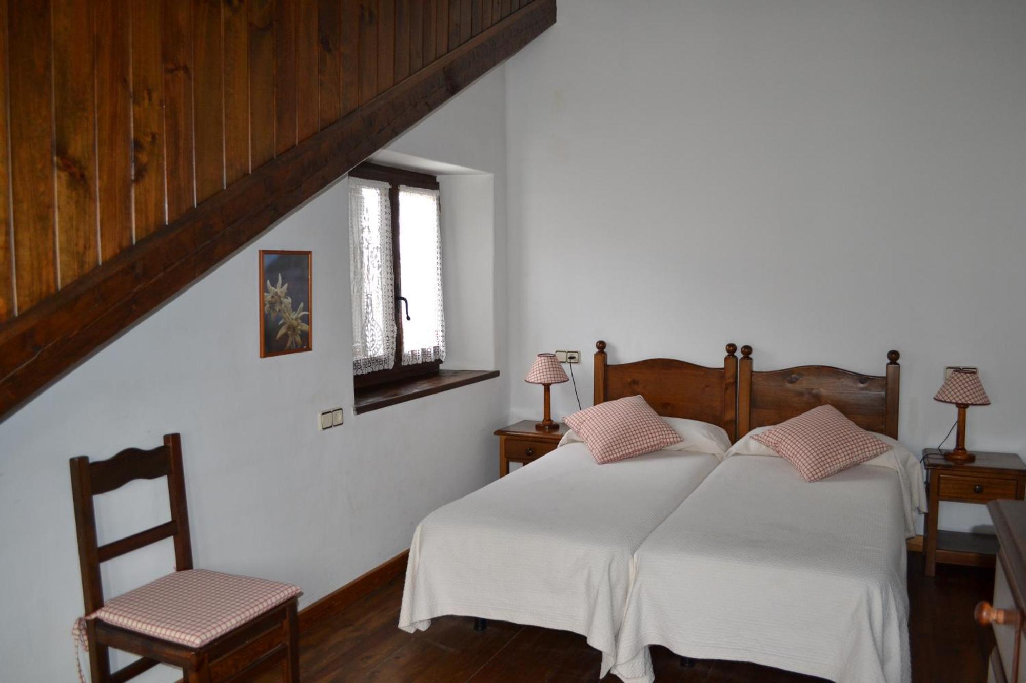 Apartamentos Linsoles Eriste Luaran gambar