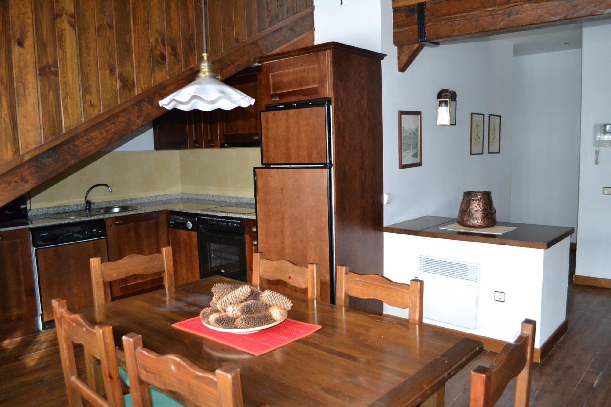 Apartamentos Linsoles Eriste Luaran gambar