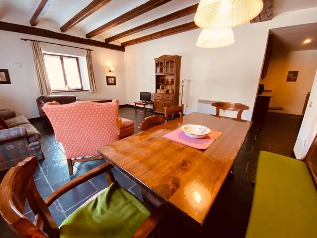 Apartamentos Linsoles Eriste Luaran gambar