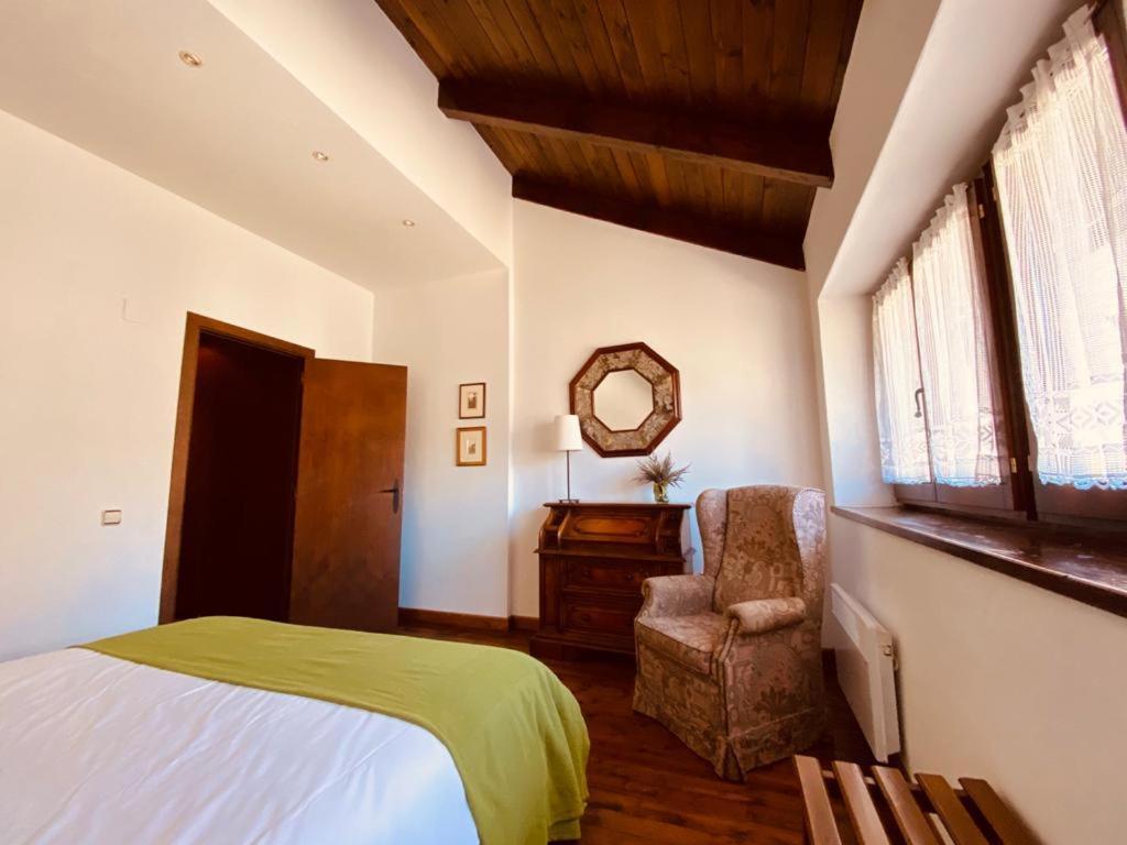 Apartamentos Linsoles Eriste Luaran gambar