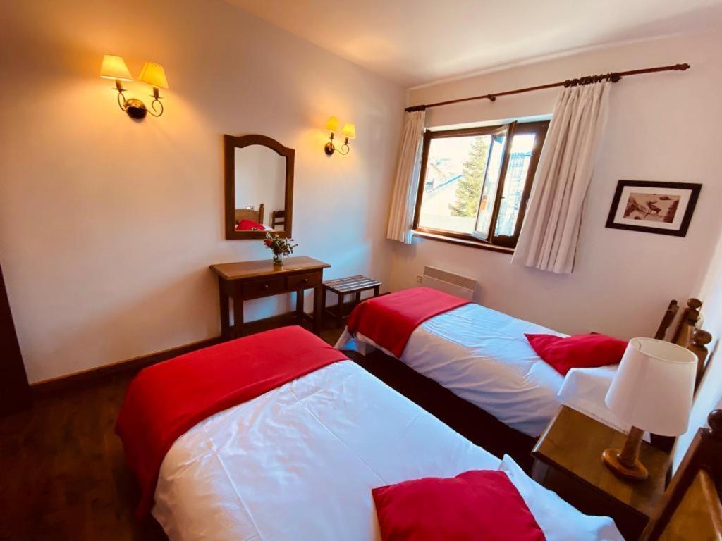 Apartamentos Linsoles Eriste Luaran gambar
