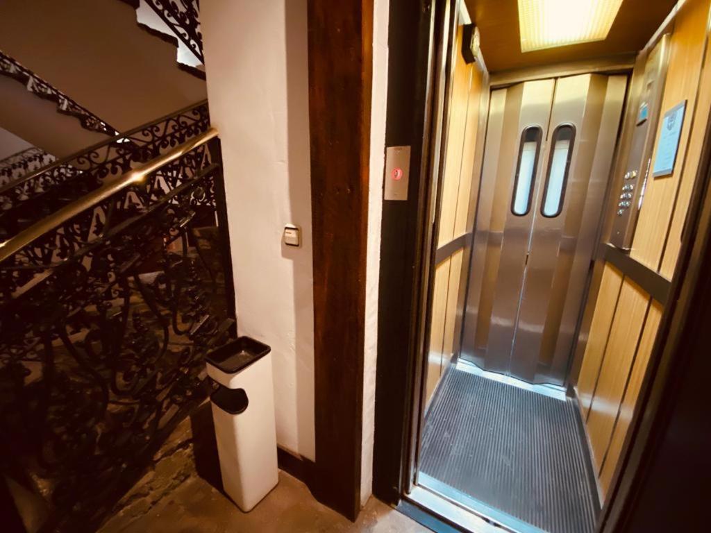 Apartamentos Linsoles Eriste Luaran gambar